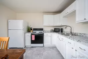 924 Hall St SE, Grand Rapids, MI 49507 - Photo 11