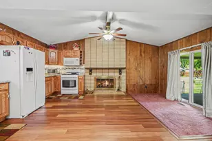 39511 Helena Ave, Sterling Heights, MI 48313 - Photo 9