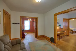 307 Douglas St, Jackson, MI 49203 - Photo 9