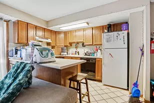 3621 Kenbrooke Ct, Kalamazoo, MI 49006 - Photo 7