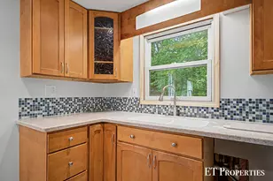 3739 Grape Ave NE, Grand Rapids, MI 49525 - Photo 9
