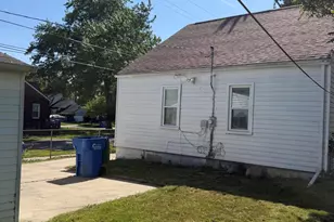 21004 Syracuse Ave, Warren, MI 48091 - Photo 5