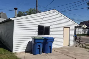 21004 Syracuse Ave, Warren, MI 48091 - Photo 7