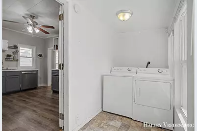 1323 Ashland Avenue NE, Grand Rapids, MI 49505 - Photo 9