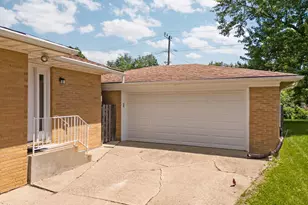 1559 Glastonbury Rd, Ann Arbor, MI 48103 - Photo 3