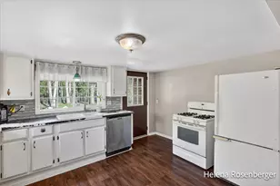 323 N Mills St, Greenville, MI 48838 - Photo 7