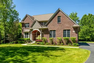 8061 Pine Ridge Ct, Northville, MI 48168 - Photo 3