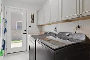 8210 N Henry Ruff Rd, Westland, MI 48185 - Photo 27