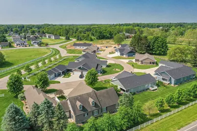 135 Lexington Pointe Drive #8, Niles, MI 49120 - Photo 5