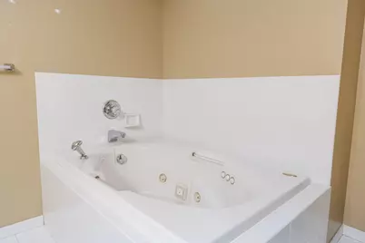 37868 Jefferson Avenue, Harrison Township, MI 48045 - Photo 31