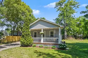 722 S Grant Ave, Three Rivers, MI 49093 - Photo 1