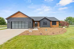 20872 State Line Rd, Edwardsburg, MI 49112 - Photo 1