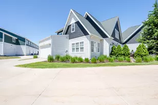 948 Whitwam Dr, Saint Joseph, MI 49085 - Photo 43