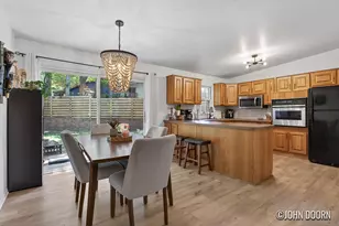 2246 Holliday Dr SW, Wyoming, MI 49519 - Photo 9