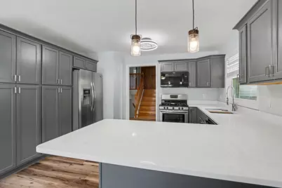 7 Garden Avenue S, Battle Creek, MI 49017 - Photo 3
