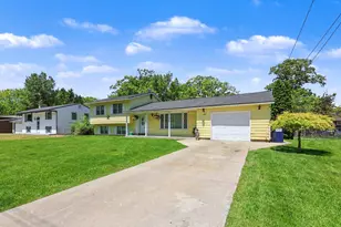 1852 Castle Ave, Muskegon, MI 49441 - Photo 3