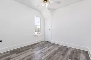 7359 Engleman Ave, Center Line, MI 48015 - Photo 17