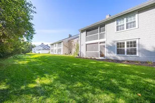 2688 S Knightsbridge Cir, Ann Arbor, MI 48105 - Photo 25