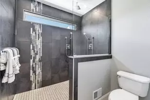 5210 Grande View Ln, Jackson, MI 49201 - Photo 15