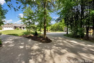 12400 Lincoln Farms Dr, Grand Haven, MI 49417 - Photo 5