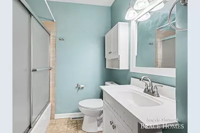 2631 Chatham Woods Drive SE, Grand Rapids, MI 49546 - Photo 9