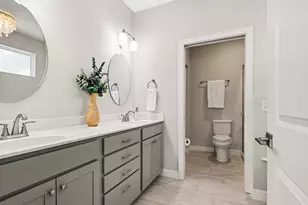 950 Doolittle Ct, Kalamazoo, MI 49009 - Photo 9
