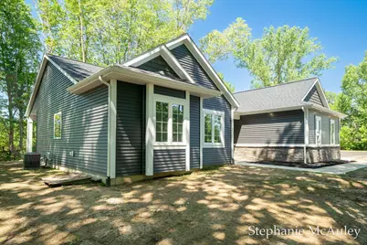 5739 130th Avenue, Fennville, MI 49408 - Photo 5