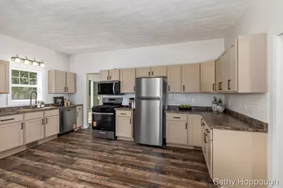 641 N Jackson Street, Ionia, MI 48846 - Photo 13