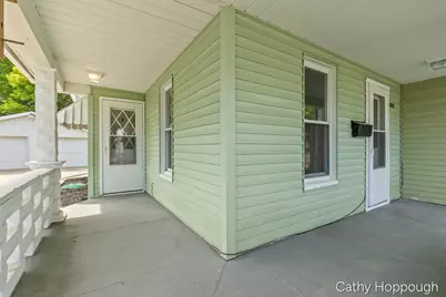 641 N Jackson Street, Ionia, MI 48846 - Photo 5