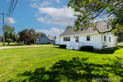 785 Washington Boulevard, Lake Odessa, MI 48849 - Photo 3
