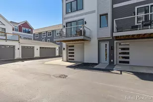 621 Fairview Ave NE, Grand Rapids, MI 49503 - Photo 3
