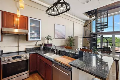 600 Broadway Avenue NW #423, Grand Rapids, MI 49504 - Photo 3