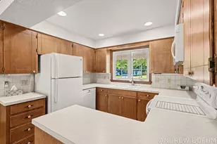 164 Euna Vista Dr, Holland, MI 49423 - Photo 17