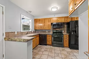 7543 Walnut Ave, Jenison, MI 49428 - Photo 17