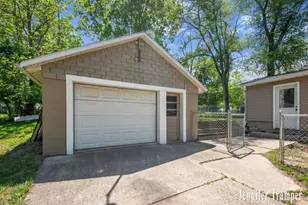 509 E Fairplains St, Greenville, MI 48838 - Photo 25