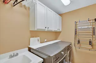 4022 Dun Rovin Ct, Commerce Township, MI 48382 - Photo 25