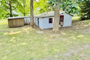1846 W Tupper Heights Dr, Lake Odessa, MI 48849 - Photo 11