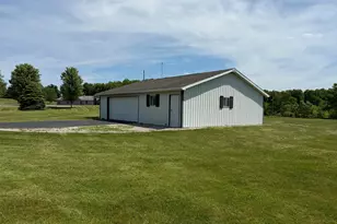 1111 N Lake Pleasant Rd, Hillsdale, MI 49242 - Photo 41