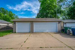 447 W Territorial Road W, Battle Creek, MI 49015 - Photo 3