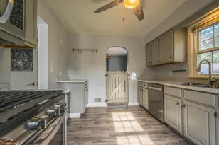 447 W Territorial Road W, Battle Creek, MI 49015 - Photo 11