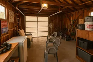 18 E Montgomery St, Hillsdale, MI 49242 - Photo 9