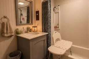18 E Montgomery St, Hillsdale, MI 49242 - Photo 27
