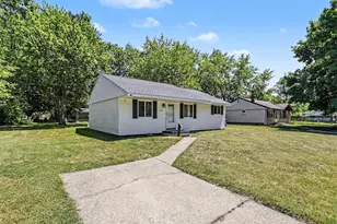 1145 Beverly Ct, Benton Harbor, MI 49022 - Photo 15