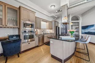 230 N Kalamazoo, Kalamazoo, MI 49007 - Photo 17