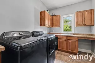 1330 Glen Ellyn Dr SE, Grand Rapids, MI 49546 - Photo 17