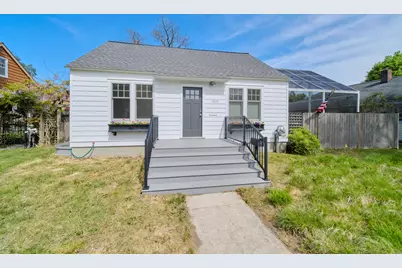 504 N Lewis Street, Ludington, MI 49431 - Photo 3