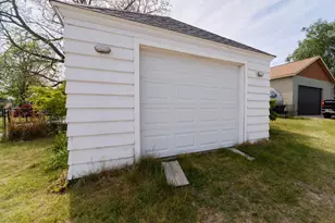 504 N Lewis St, Ludington, MI 49431 - Photo 41
