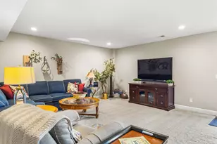 24523 Pinnacle Cir, South Lyon, MI 48178 - Photo 19