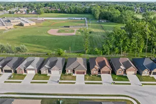 15300 Eton Pointe Dr, Clinton Twp, MI 48035 - Photo 37