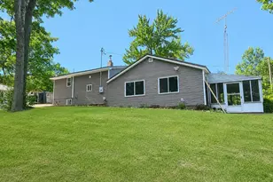 3119 W Maple Grove Rd, Farwell, MI 48622 - Photo 3